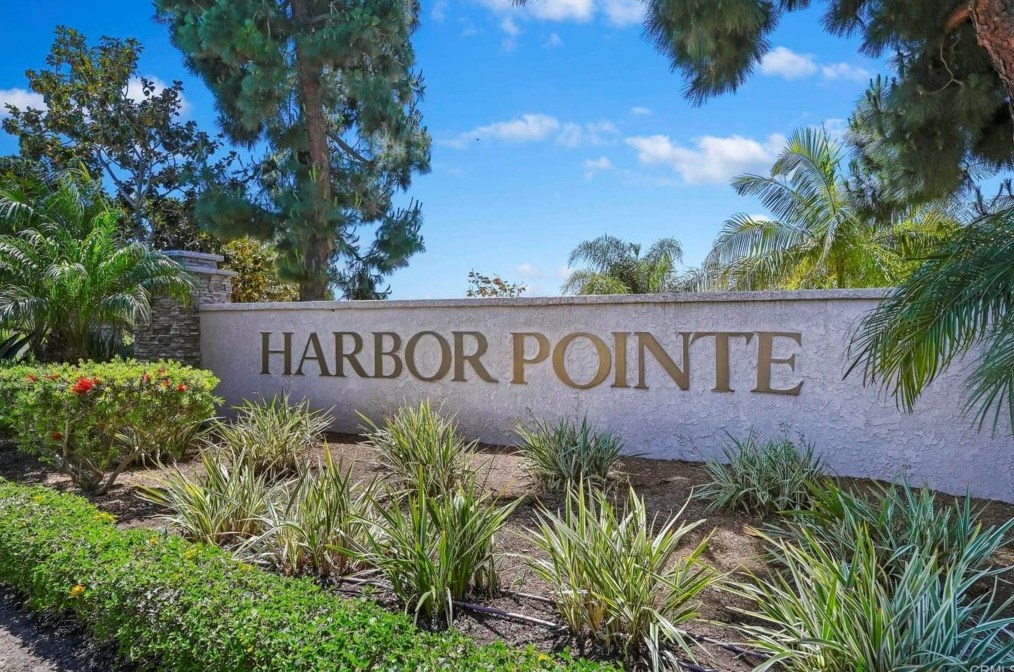 6817 Watercourse Dr, Carlsbad, CA 92011
