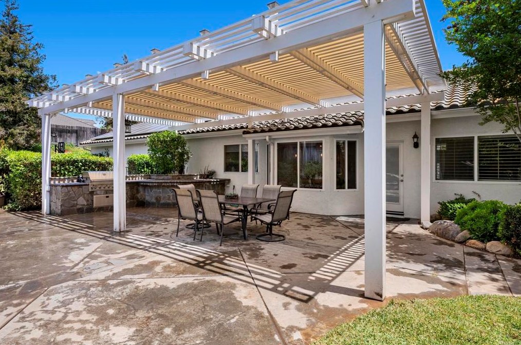 2341 Harvest Vista Ln, Fallbrook CA  92028-4590 exterior