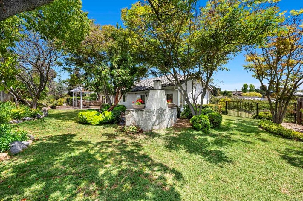 2341 Harvest Vista Ln, Fallbrook CA  92028-4590 exterior