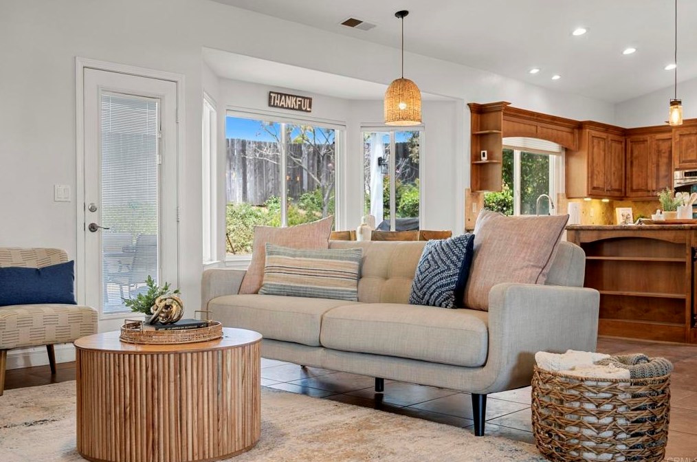 2341 Harvest Vista Ln, Fallbrook CA  92028-4590 exterior