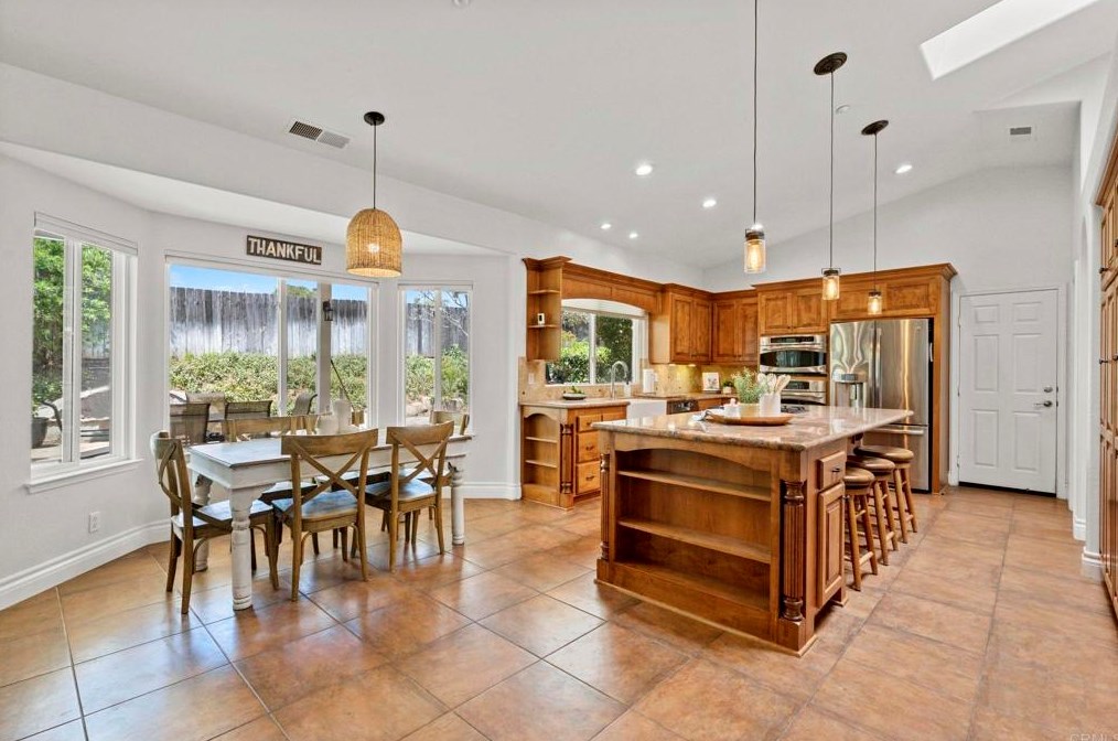 2341 Harvest Vista Ln, Fallbrook CA  92028-4590 exterior