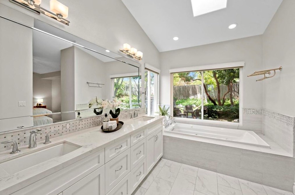 2341 Harvest Vista Ln, Fallbrook CA  92028-4590 exterior