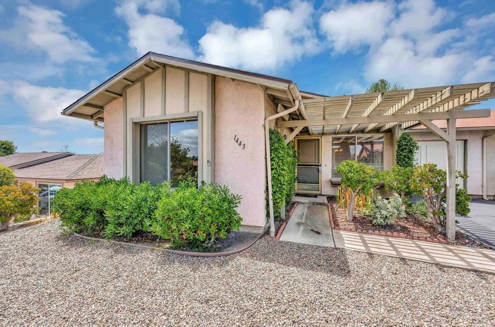 1443 Temple Heights Dr, Oceanside, CA 92056