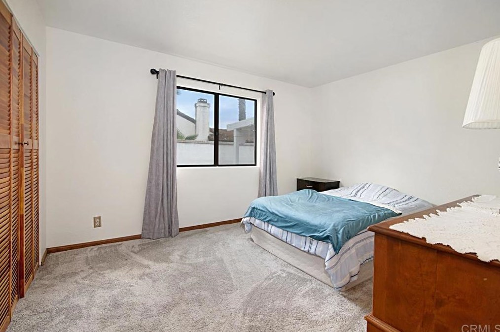 10377 Oak Ranch Way, Escondido CA  92026-6957 exterior