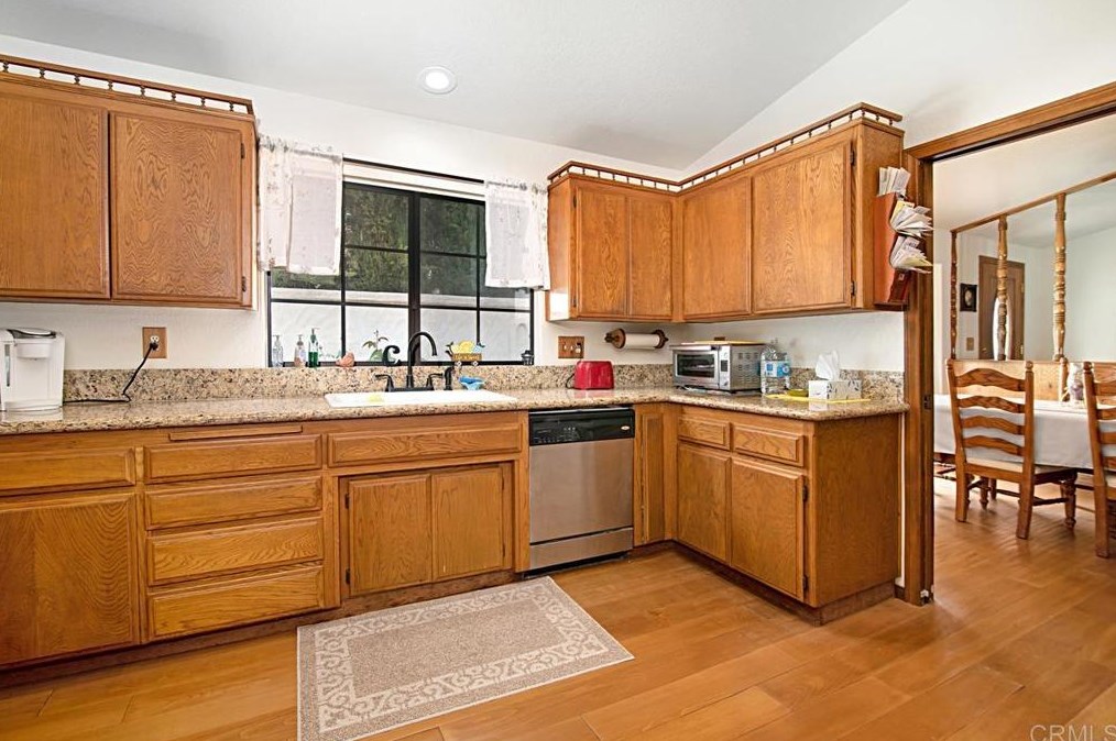 10377 Oak Ranch Way, Escondido CA  92026-6957 exterior