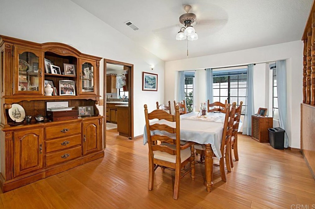 10377 Oak Ranch Way, Escondido CA  92026-6957 exterior