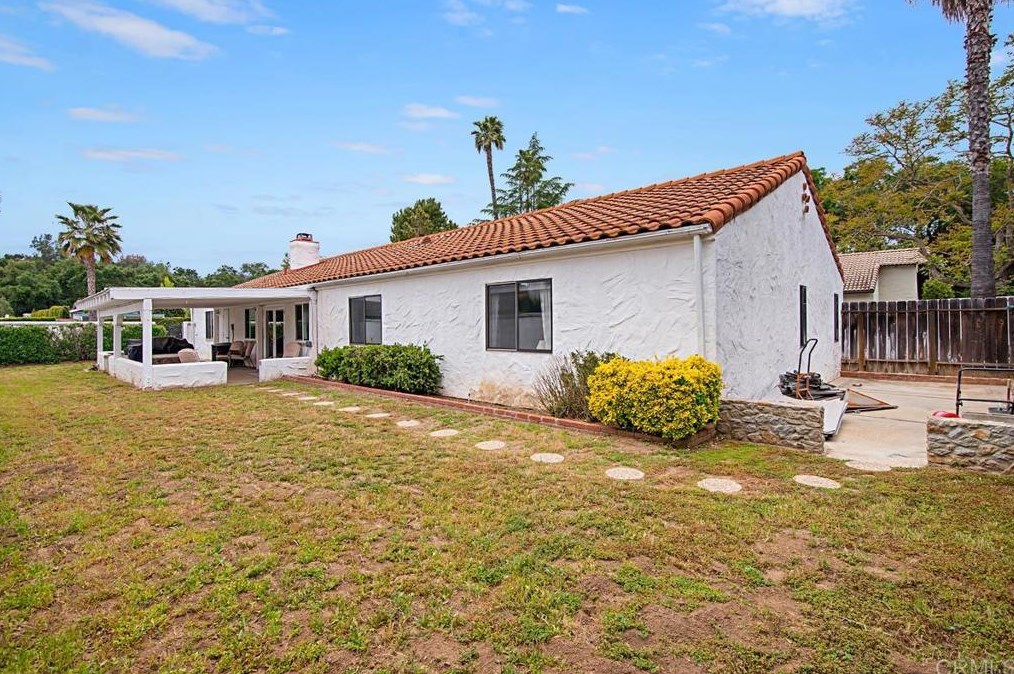 10377 Oak Ranch Way, Escondido CA  92026-6957 exterior