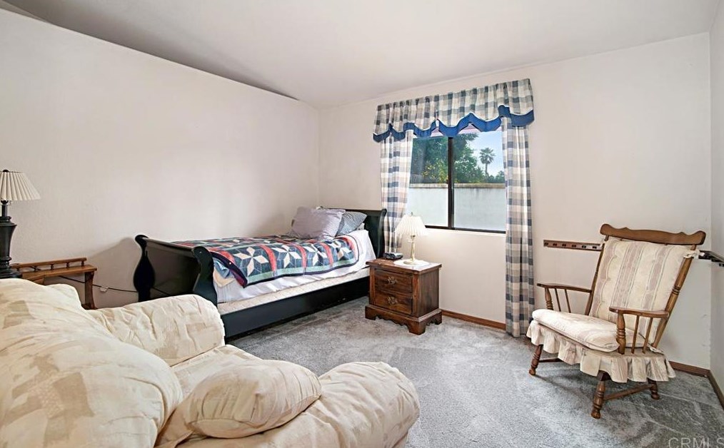 10377 Oak Ranch Way, Escondido CA  92026-6957 exterior