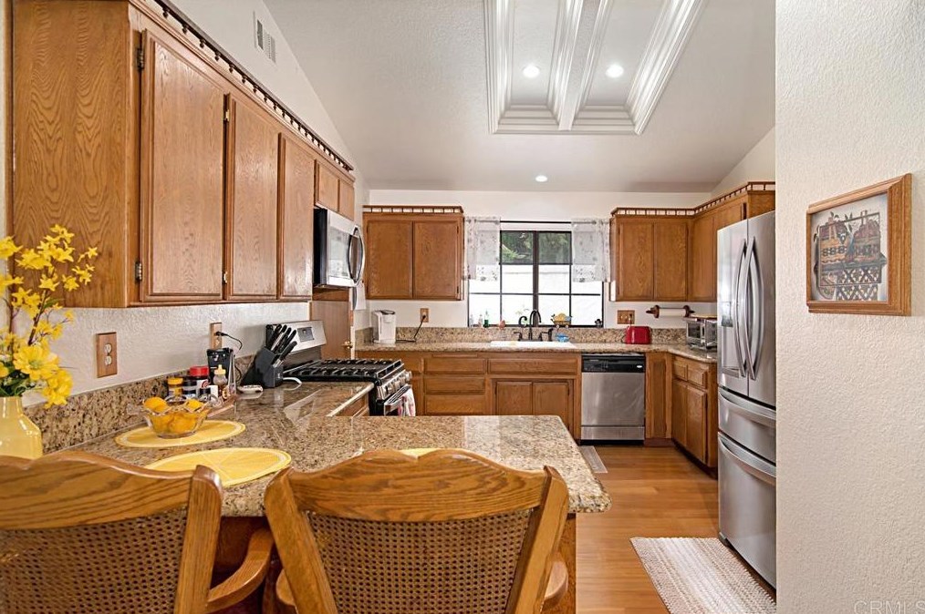 10377 Oak Ranch Way, Escondido CA  92026-6957 exterior