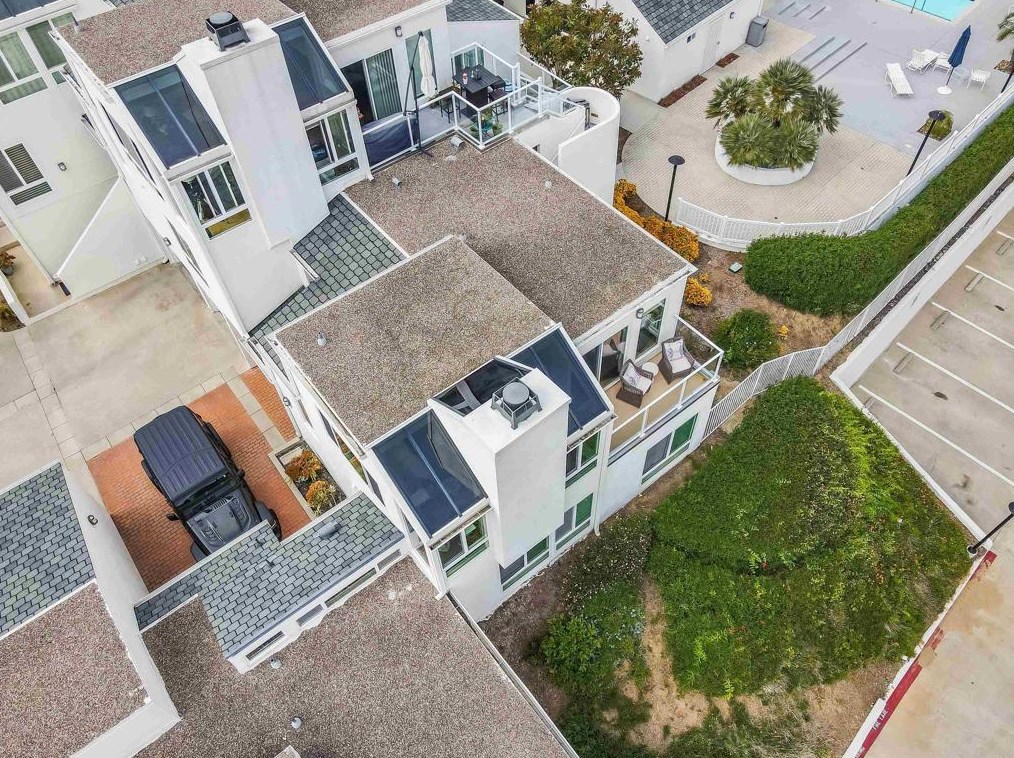 319 Longden Ln, Solana Beach, CA 92075