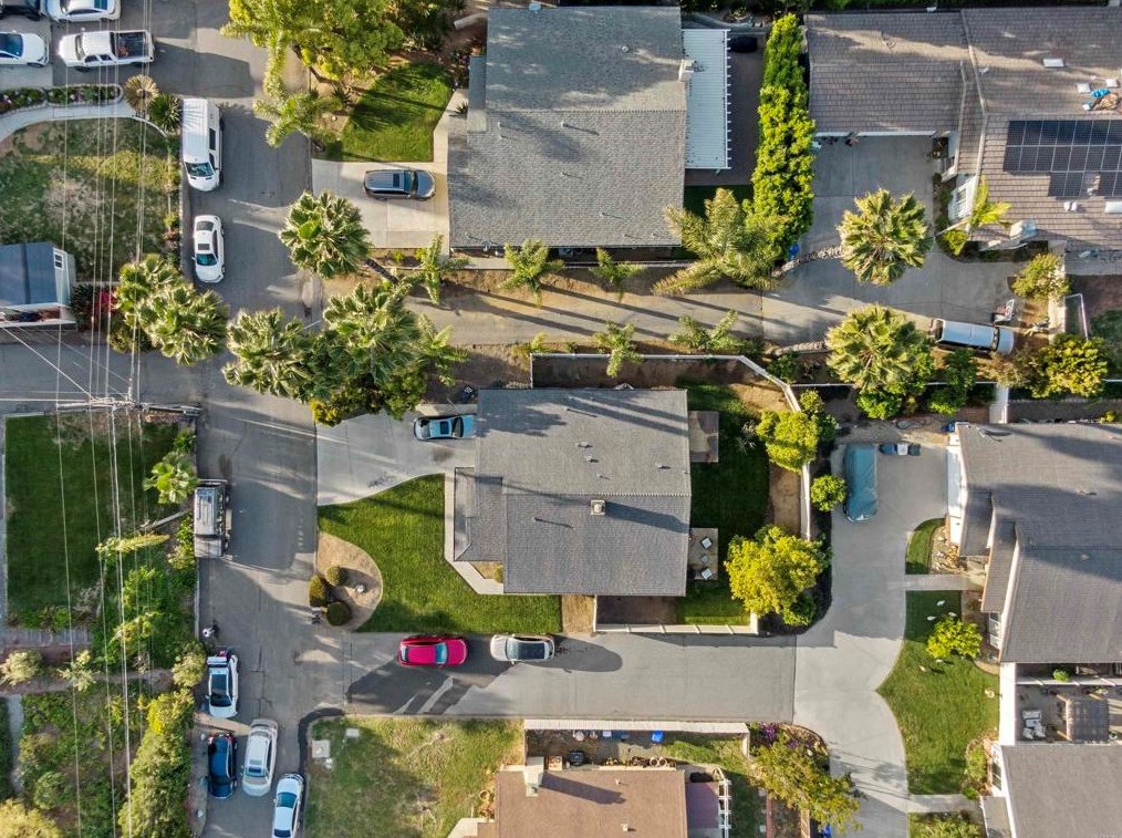 138 Shelby Ln, Fallbrook CA  92028-2723 exterior
