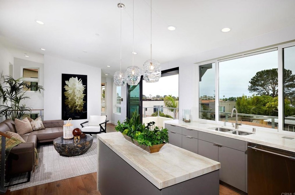 131 N Granados Ave, Solana Beach, CA 92075