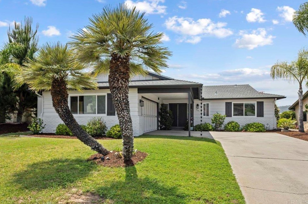 2071 Nutmeg St, Escondido, CA 92026-3319