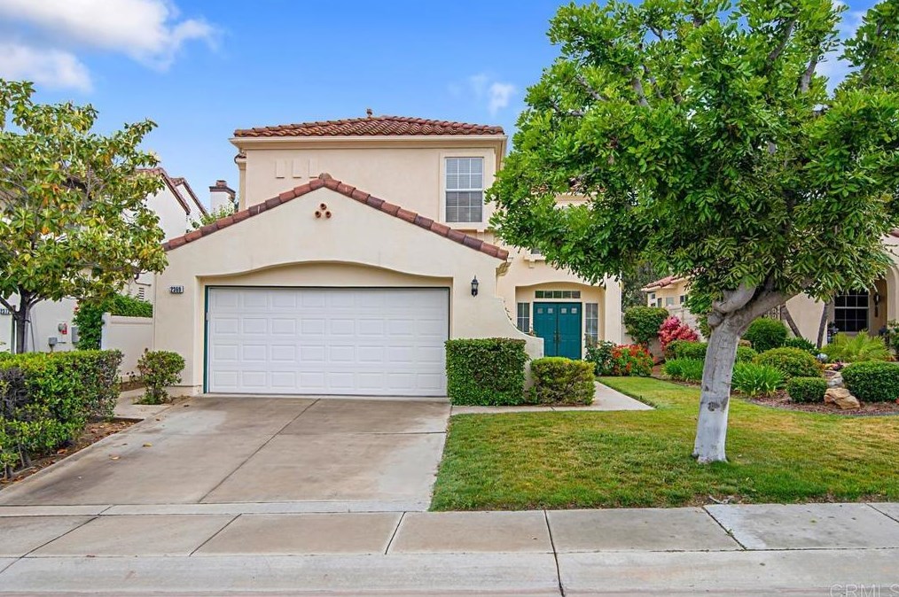 2369 Amber Oak Ln, Escondido, CA 92027-6724