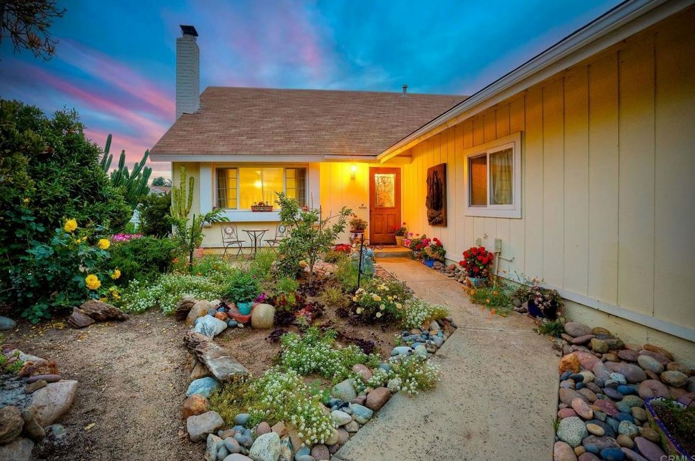 2244 Lincoln Ave, Escondido, CA 92027-1262