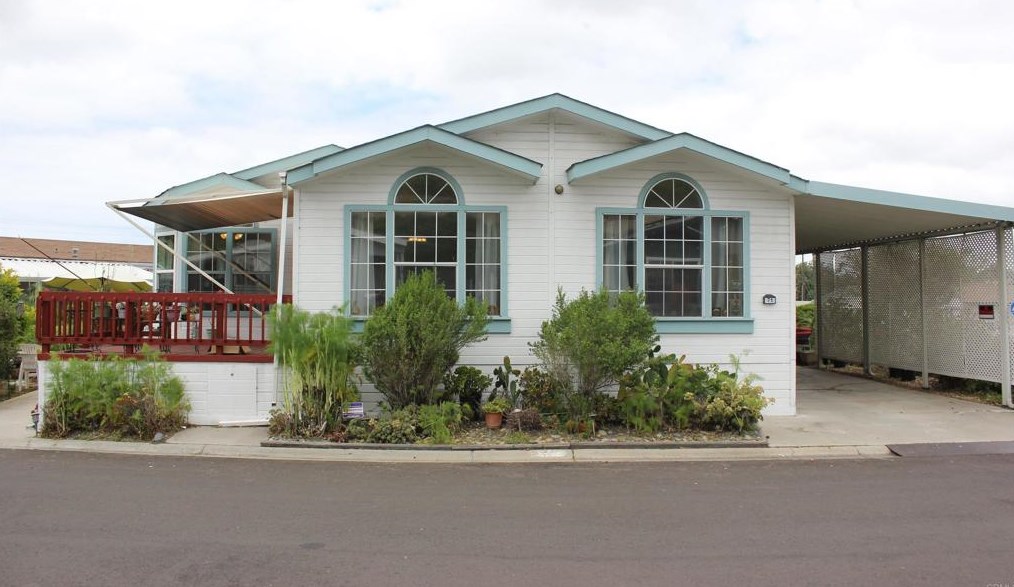 200 S Emerald Dr #71, Vista, CA 92081