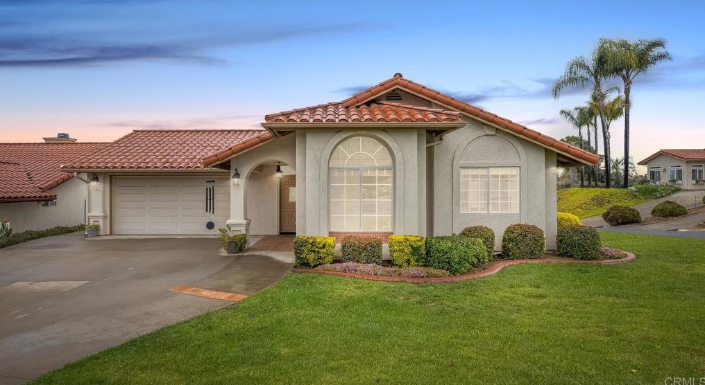 901 Crescent Bend Pl, Fallbrook, CA 92028-3670