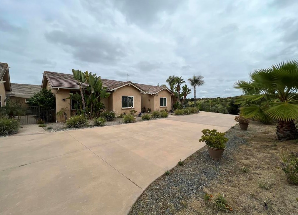 32183 Dos Ninas Rd, Bonsall, CA 92003