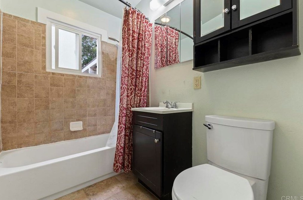 241 13th Ave, Escondido CA 92025-5707 exterior