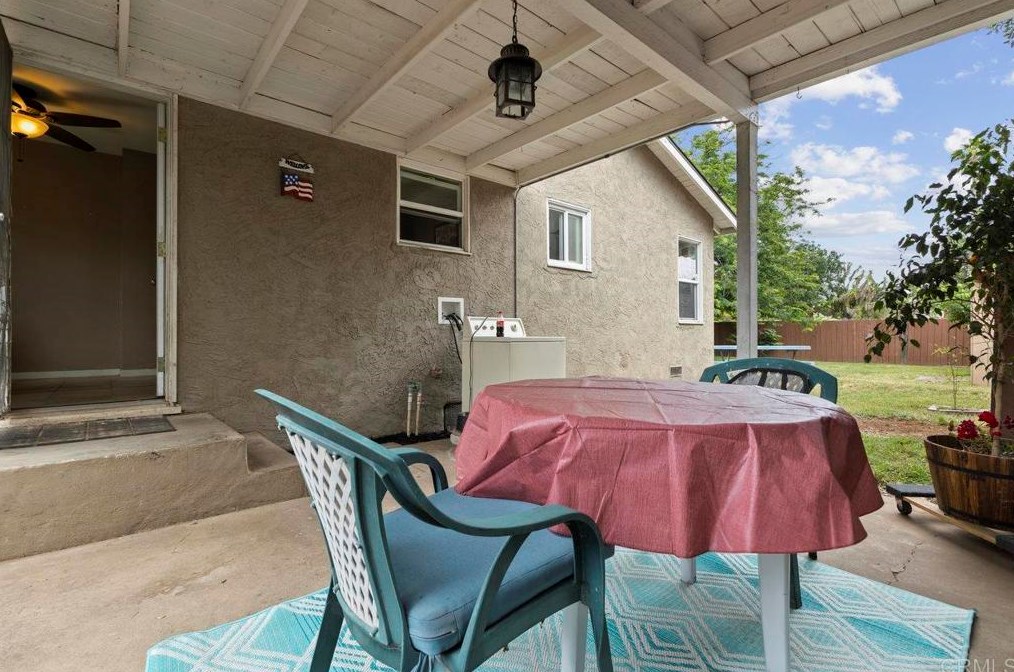 241 13th Ave, Escondido CA 92025-5707 exterior