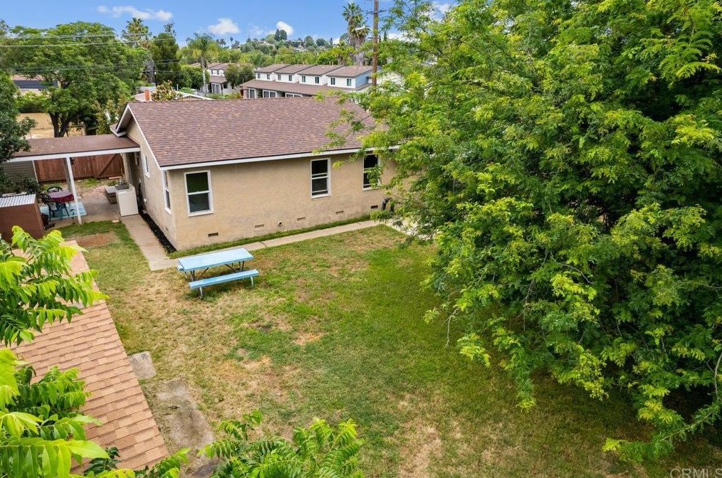 241 13th Ave, Escondido CA 92025-5707 exterior