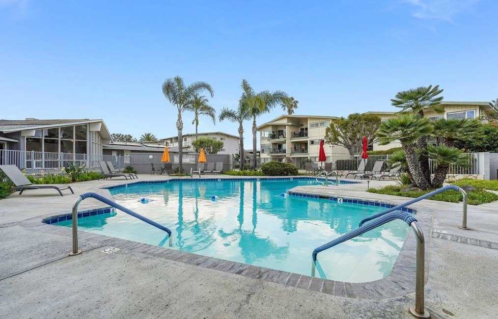 620 W Solana Cir #2b, Solana Beach, CA 92075