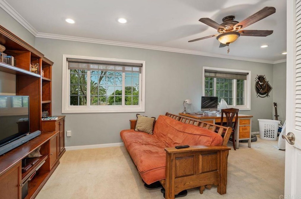 2908 Oak Hill Dr, Escondido CA  92027-5101 exterior