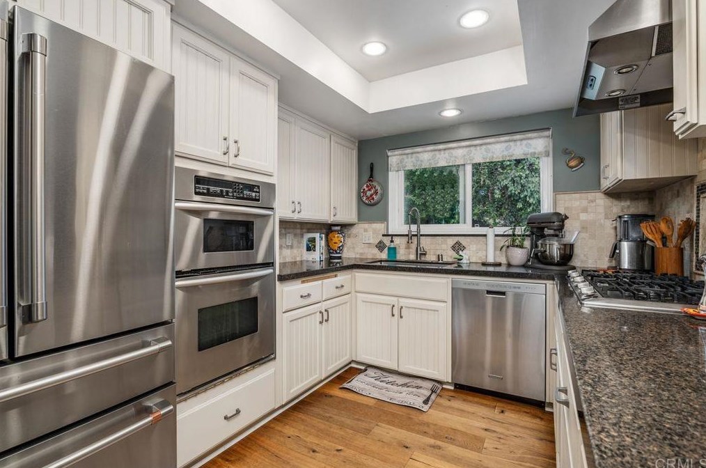 2908 Oak Hill Dr, Escondido CA  92027-5101 exterior