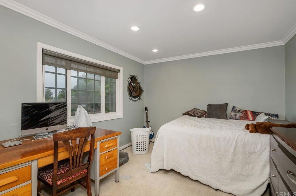 2908 Oak Hill Dr, Escondido CA  92027-5101 exterior