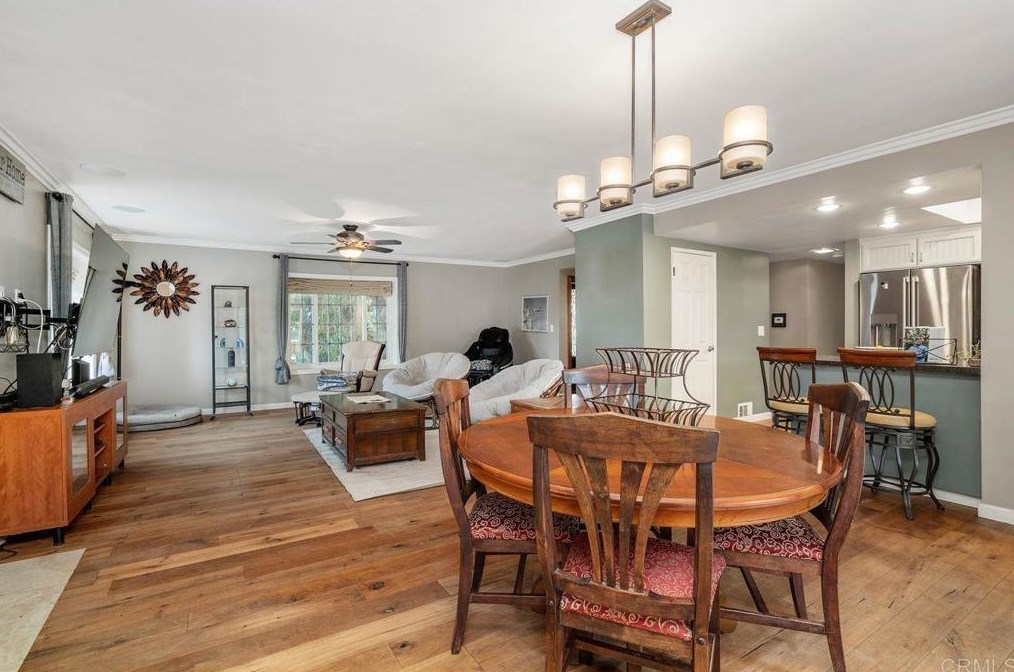 2908 Oak Hill Dr, Escondido CA  92027-5101 exterior