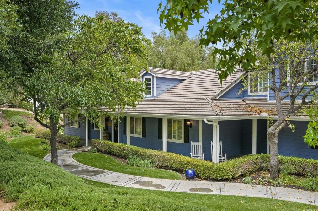 494 Beavercreek Ln, Fallbrook, CA 92028