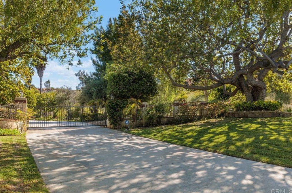 1465 Hamilton Pl, Escondido, CA 92029-4415