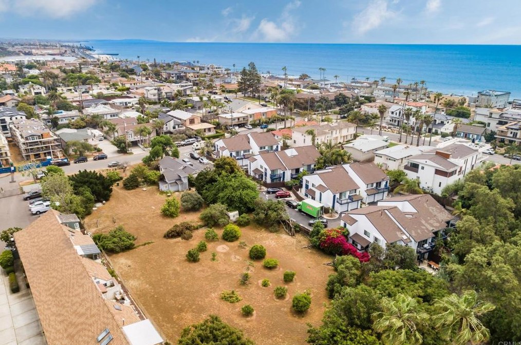 270 Juniper Ave, Carlsbad, CA 92008
