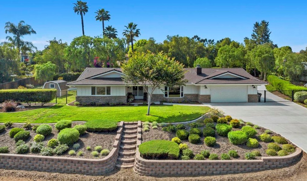 1555 Pepper Tree Pl, Fallbrook, CA 92028
