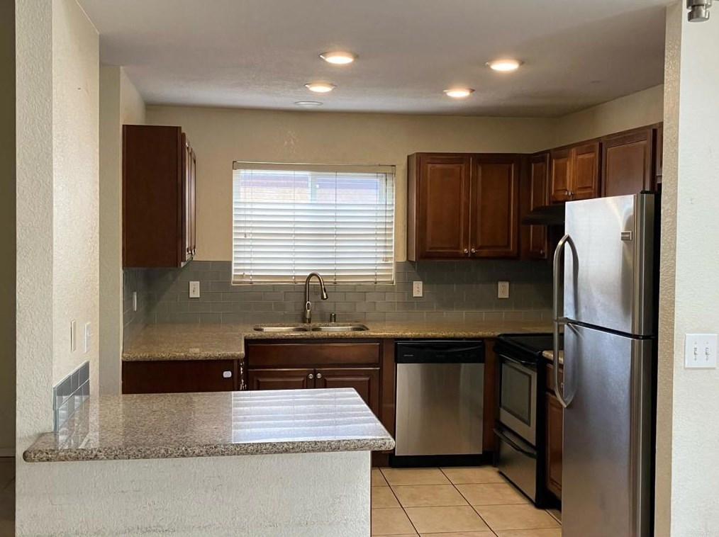 2776 Diaz Gln, Escondido, CA 92027-3570