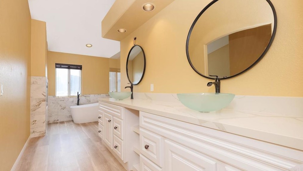 31807 Camino Rosales, Temecula CA  92592-1040 exterior