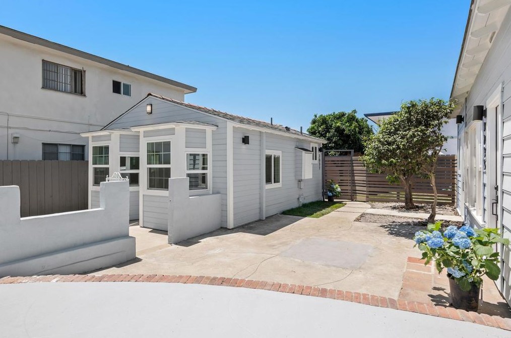 3037 Oliphant St, San Diego, CA 92106