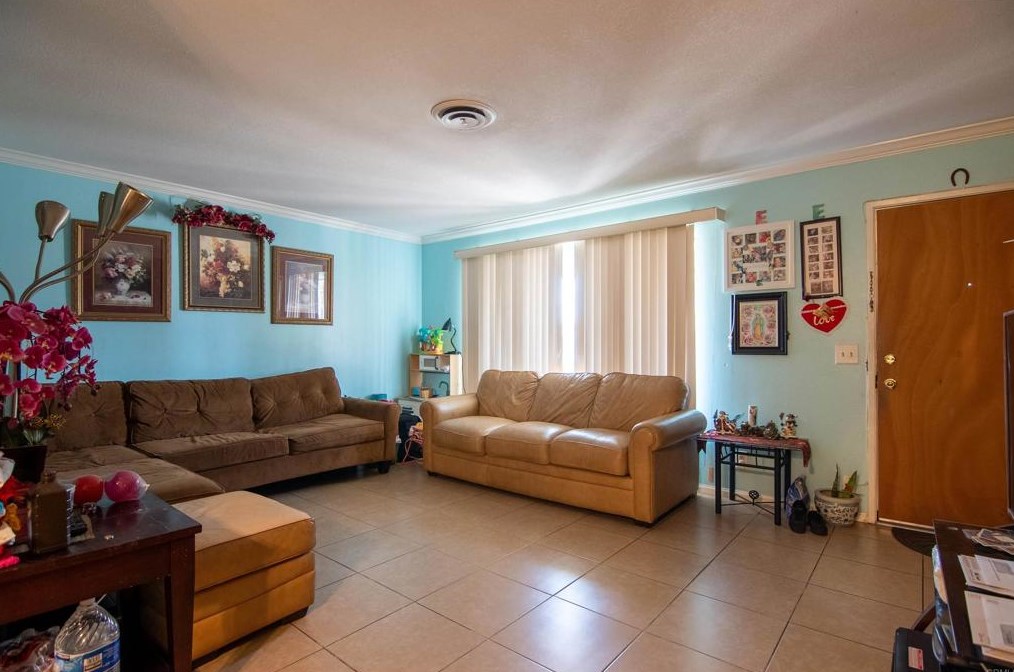 555 Onyx Ave, Hemet, CA 92543-7866