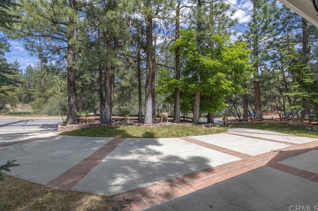 552 Division Dr, Big Bear City, CA 92314