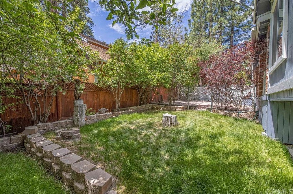 552 Division Dr, Big Bear City CA  92314-9649 exterior