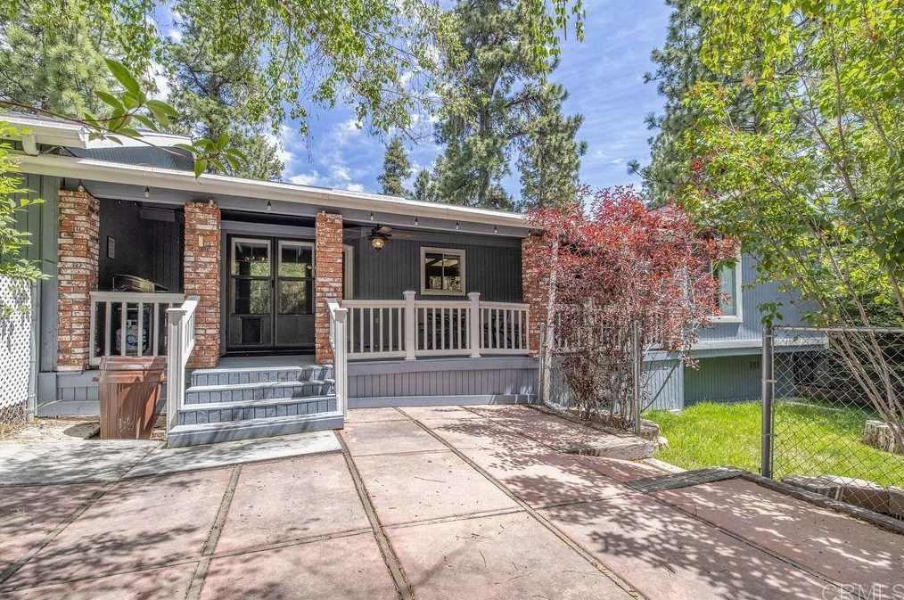 552 Division Dr, Big Bear City CA  92314-9649 exterior