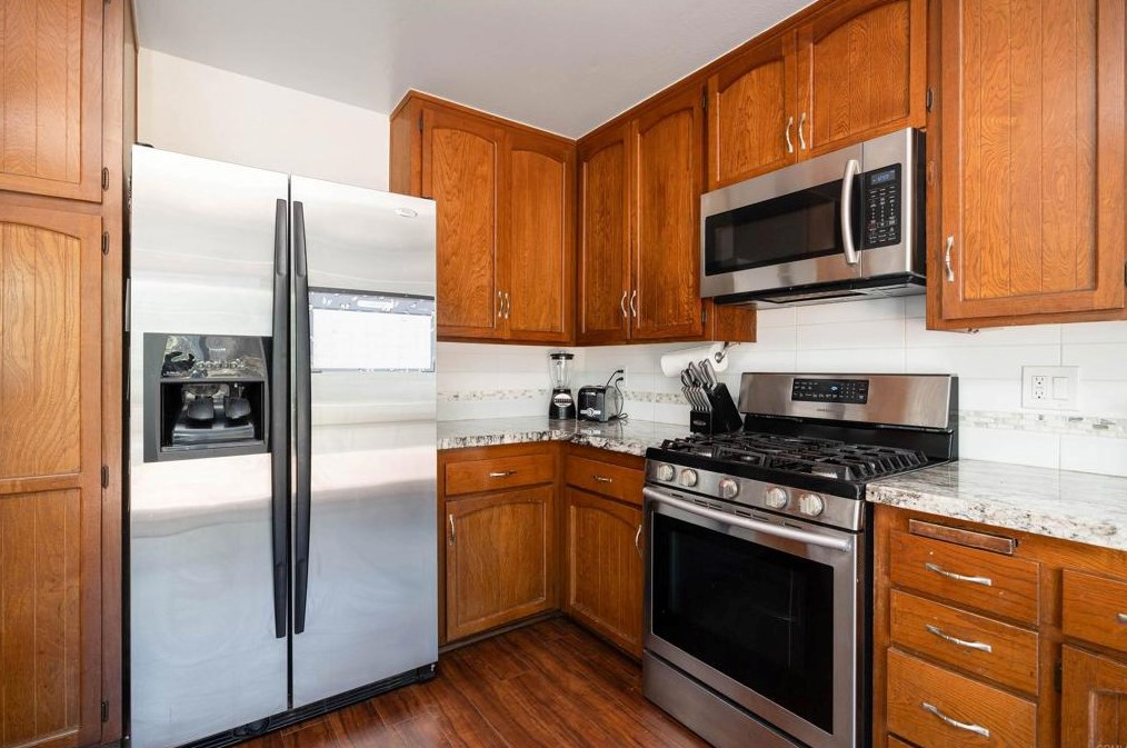 1160 Conway Dr, Escondido, CA 92027