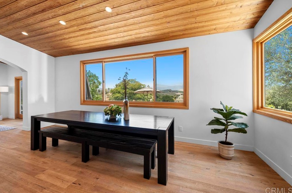 2559 Vista De Palomar, Fallbrook CA  92028-9712 exterior