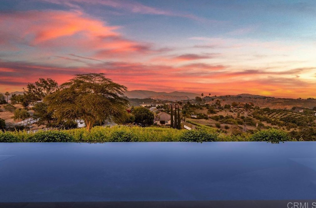2559 Vista De Palomar, Fallbrook CA  92028-9712 exterior