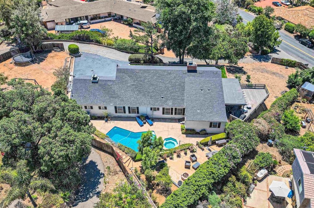 1995 Vista Grande Dr, Vista, CA 92084