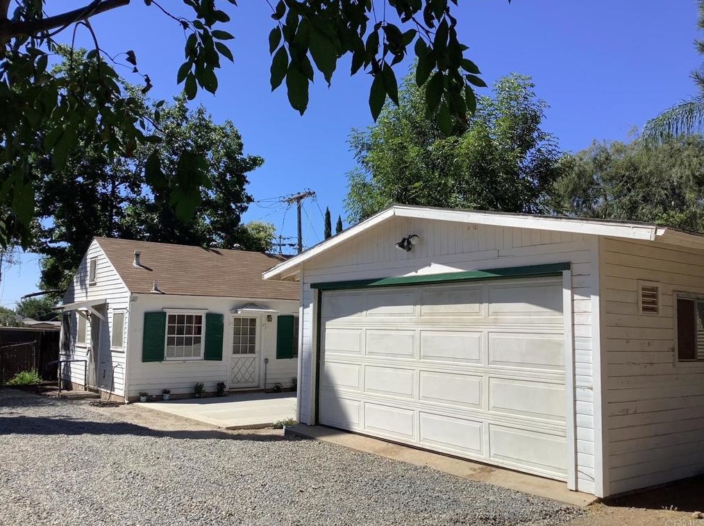 753 W 6th Ave, Escondido, CA 92025