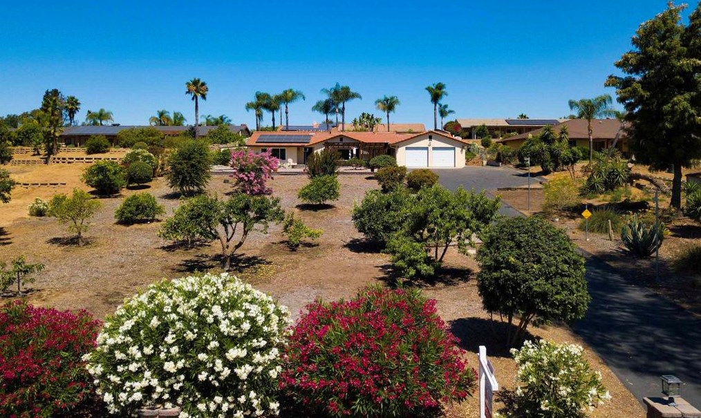 2552 Wedgewood Ave, Escondido, CA 92027-4524