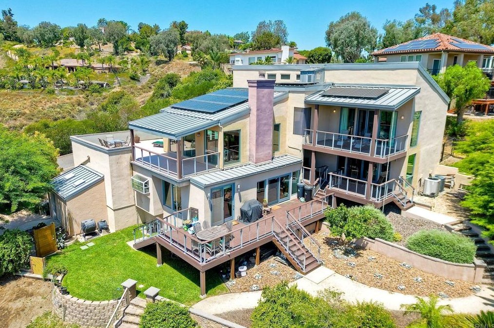 1209 Sierra Linda Dr, Escondido, CA 92025-7625