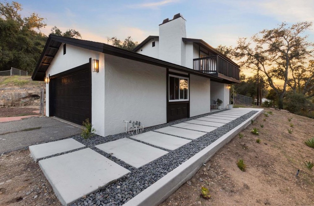28525 Valley Center Rd, Valley Center, CA 92082