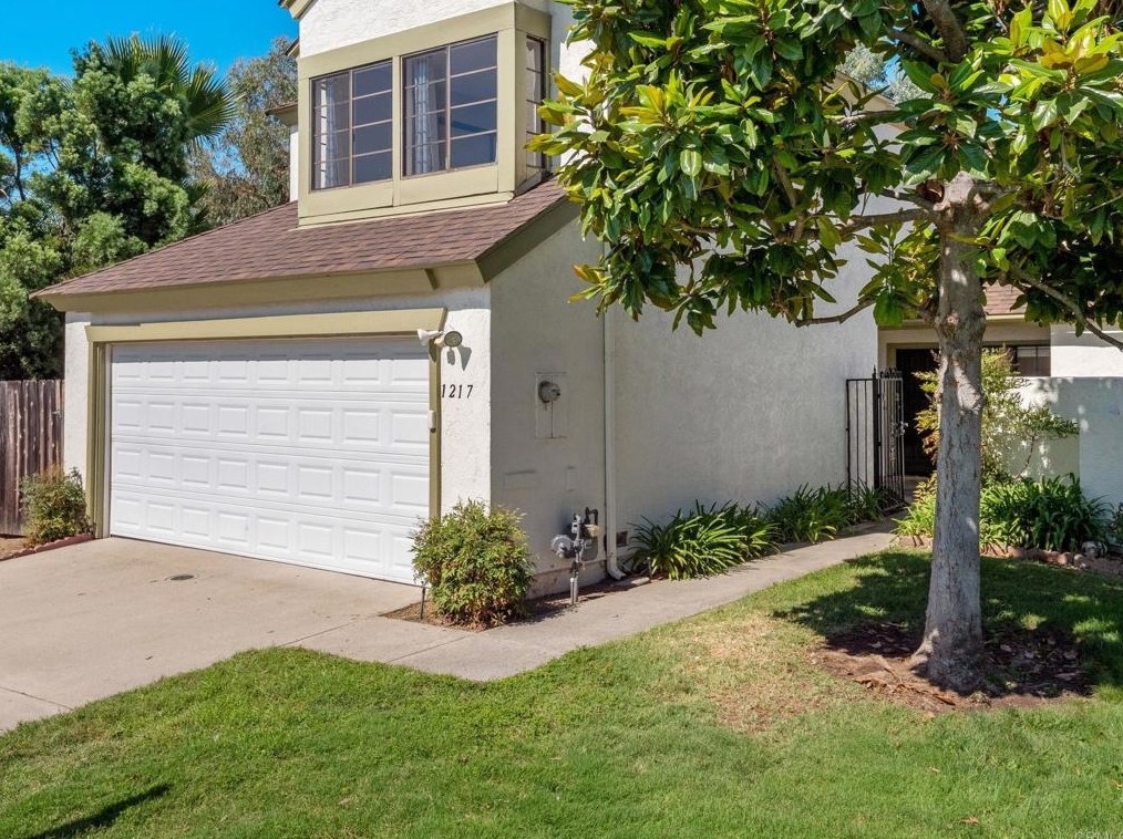 1217 Rembrandt Gln, Escondido, CA 92026-3160